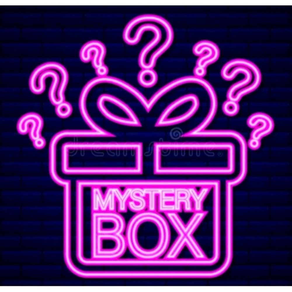 WOMENS MYSTERY BOX (Sizes Medium & 8) Clothing, accessories, etc.. OVER 25 items